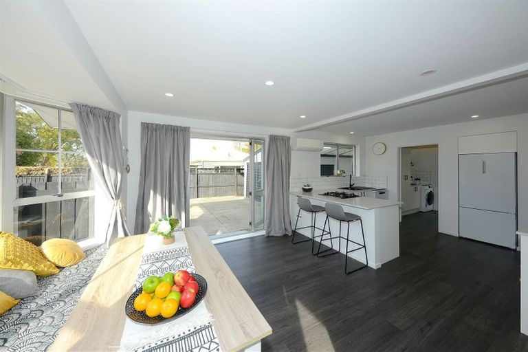 Photo of property in 2/5 Frome Place, St Albans, Christchurch, 8052