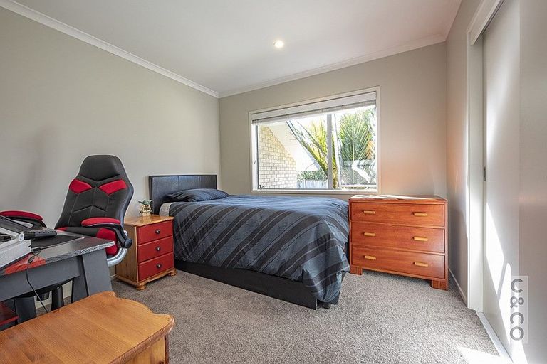 Photo of property in 23 Crabb Fields Lane, Riverhead, 0820