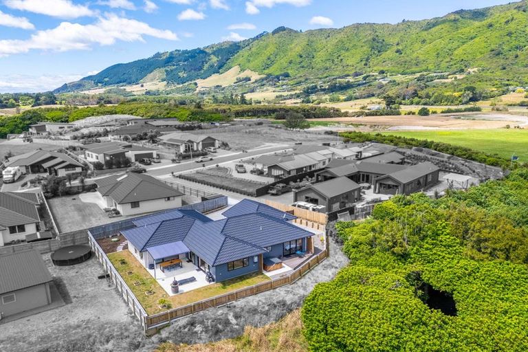 Photo of property in 5 Morepork Drive, Waikanae, 5036