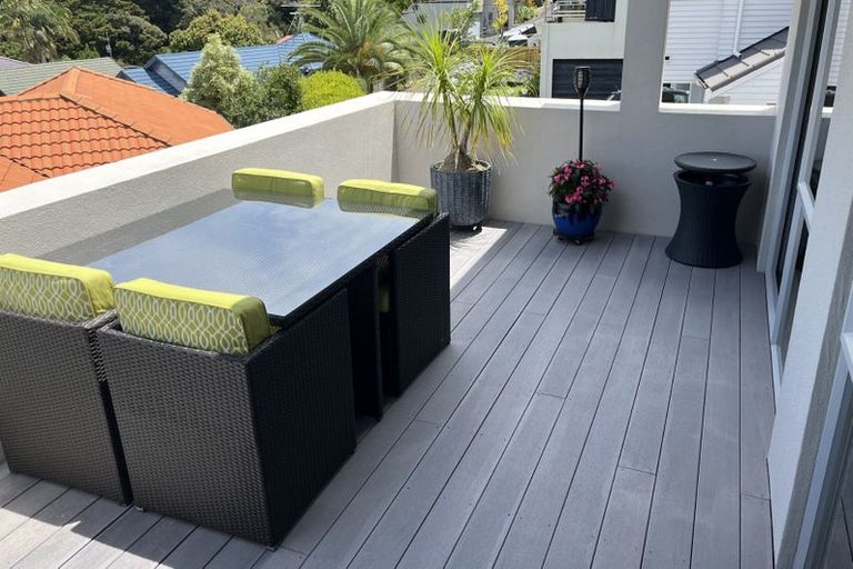 Photo of property in 14 Bush View Lane, Northcote Point, Auckland, 0627