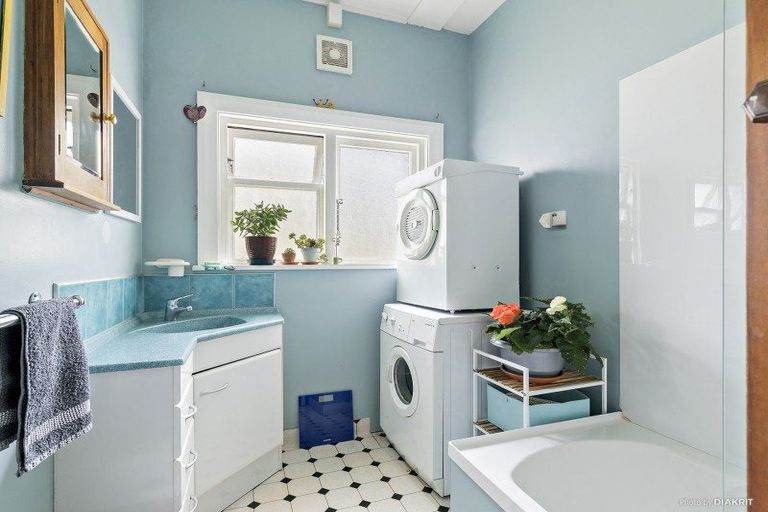 Photo of property in 56f4 Tanera Crescent, Brooklyn, Wellington, 6021