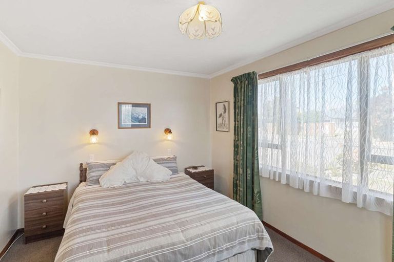 Photo of property in 5 Bideford Place, Dallington, Christchurch, 8061
