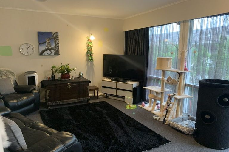 Photo of property in 2/12 Trevethick Grove, Woburn, Lower Hutt, 5010