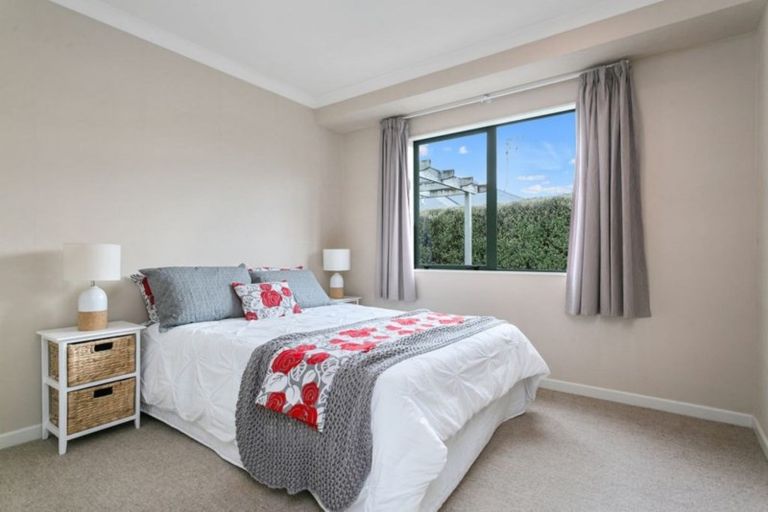 Photo of property in 2/10 Hannon Road, Cambridge, 3434