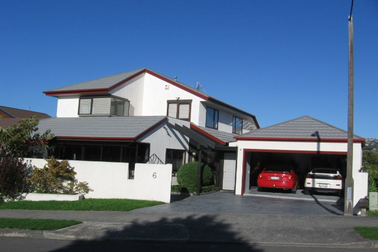Photo of property in 6 Longmont Terrace, Churton Park, Wellington, 6037