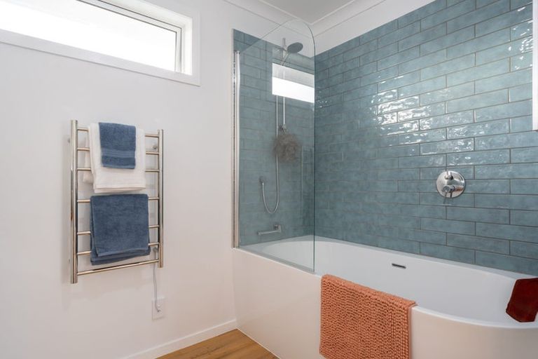 Photo of property in 48 Mark Avenue, Paparangi, Wellington, 6037