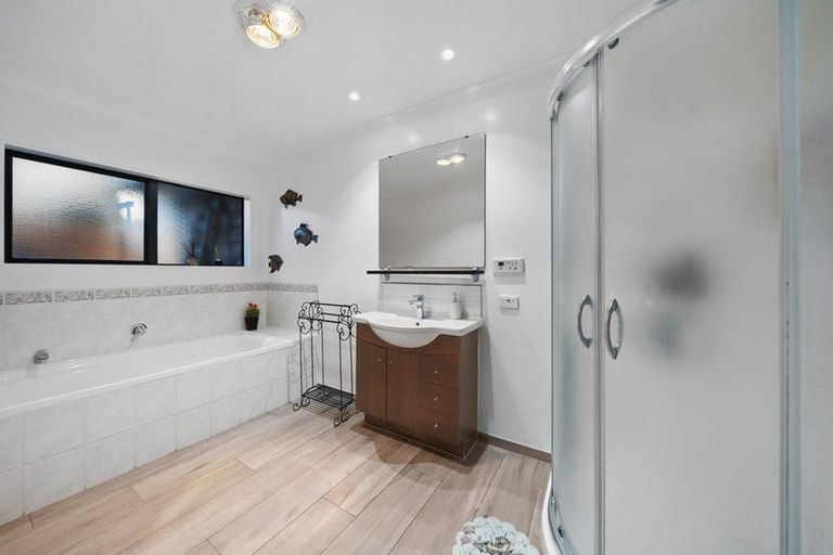 Photo of property in 7 Lamia Place, The Gardens, Auckland, 2105