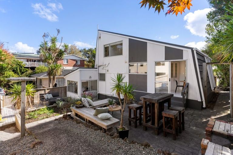 Photo of property in 8 Dakota Avenue, Beach Haven, Auckland, 0626