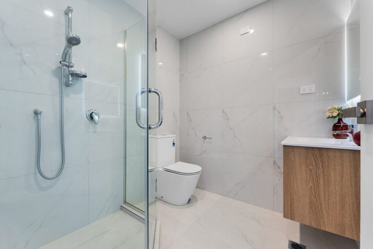 Photo of property in 4/27 Taikata Road, Te Atatu Peninsula, Auckland, 0610