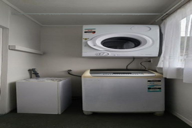 Photo of property in 76 Mcalpine Avenue, Mount Cook, Wellington, 6011