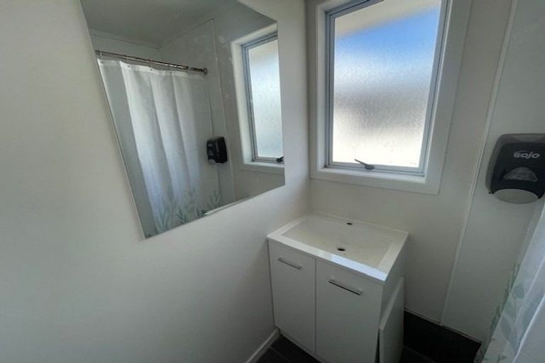 Photo of property in 129a Tidal Road, Mangere, Auckland, 2022