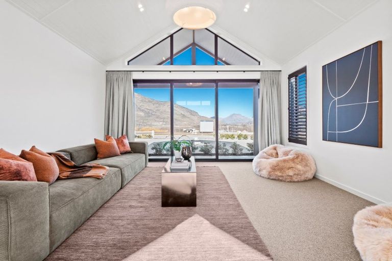 Photo of property in 10 Kahiwi Drive, Lower Shotover, 9304
