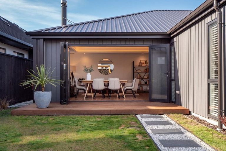 Photo of property in 37 Barn Road, Jacks Point, 9371