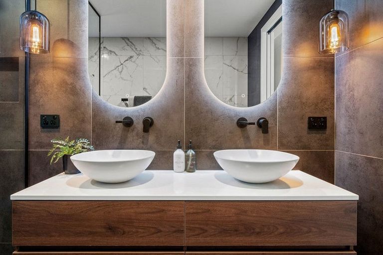 Photo of property in 37 Barn Road, Jacks Point, 9371