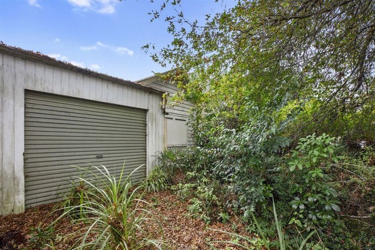 Photo of property in 1/2 Kowhai Avenue, Mangere Bridge, Auckland, 2022