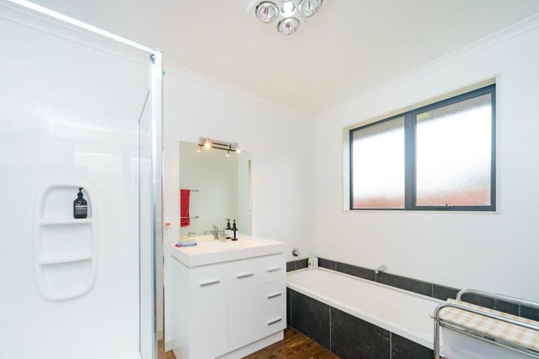 Photo of property in 55 Liberty Grove, Kelvin Grove, Palmerston North, 4414