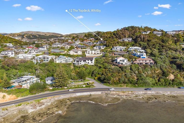 Photo of property in 12 The Topdeck, Whitby, Porirua, 5024