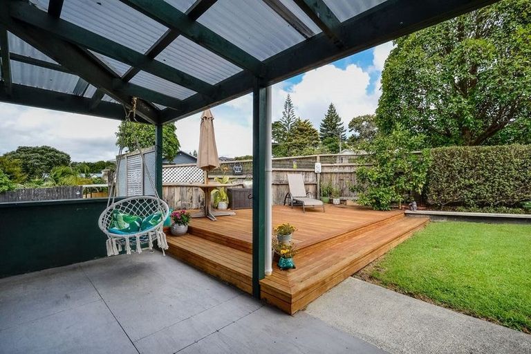 Photo of property in 137 Don Buck Road, Massey, Auckland, 0614