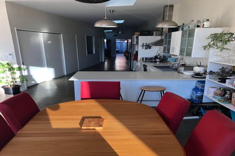 Photo of property in 25u5 Home Street, Mount Victoria, Wellington, 6011