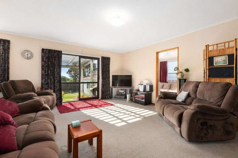 Photo of property in 124 Pikarere Street, Titahi Bay, Porirua, 5022