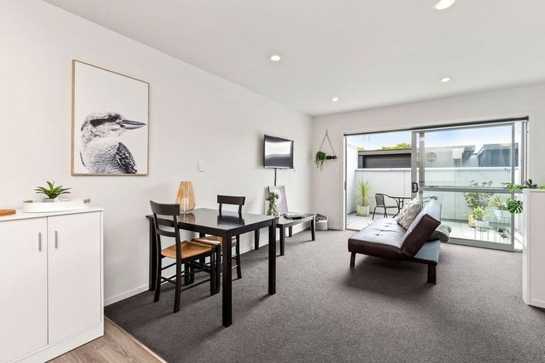 Photo of property in 100u5 Knighton Road, Hillcrest, Hamilton, 3216