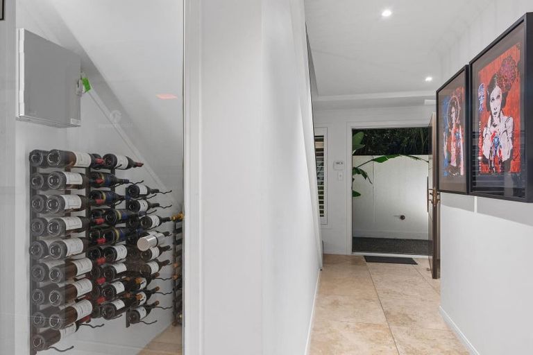 Photo of property in 15 The Strand, Takapuna, Auckland, 0622