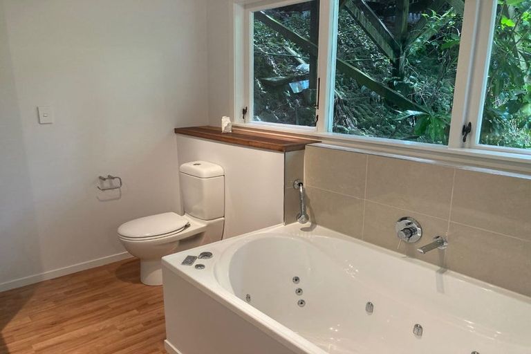 Photo of property in 3 Mamaku Grove, Khandallah, Wellington, 6035