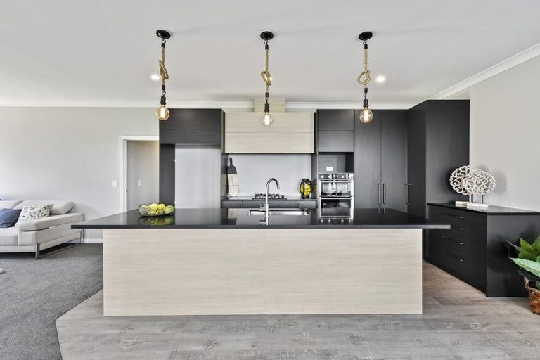 Photo of property in 135 Isabella Drive, Pukekohe, 2120