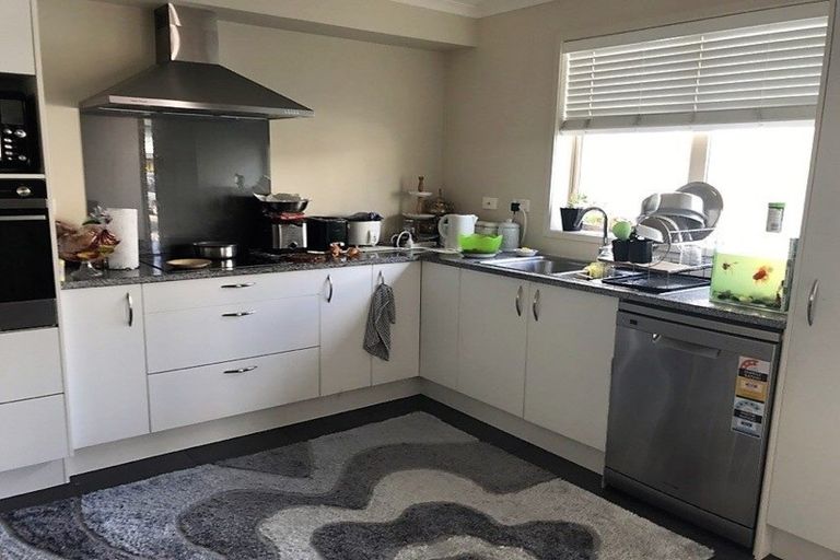 Photo of property in 32 Akeake Lane, Manurewa, Auckland, 2102