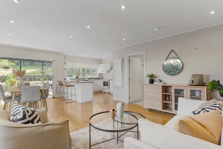 Photo of property in 52 Meadowvale Avenue, Forrest Hill, Auckland, 0620