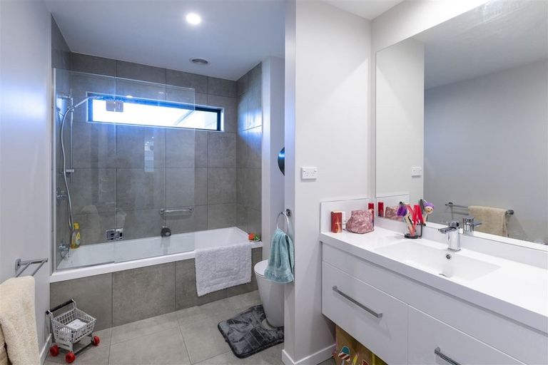 Photo of property in 1 Fairfield Road, Levin, 5510