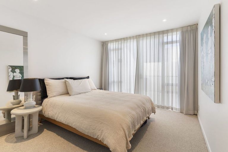 Photo of property in The Sands Apartments, 18/47 The Strand, Takapuna, Auckland, 0622