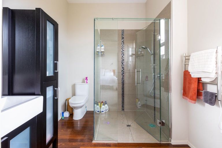 Photo of property in 80a Henwood Road, Paraite, New Plymouth, 4372