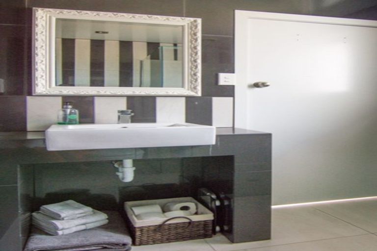 Photo of property in 12 Hunter Street, Milson, Palmerston North, 4414