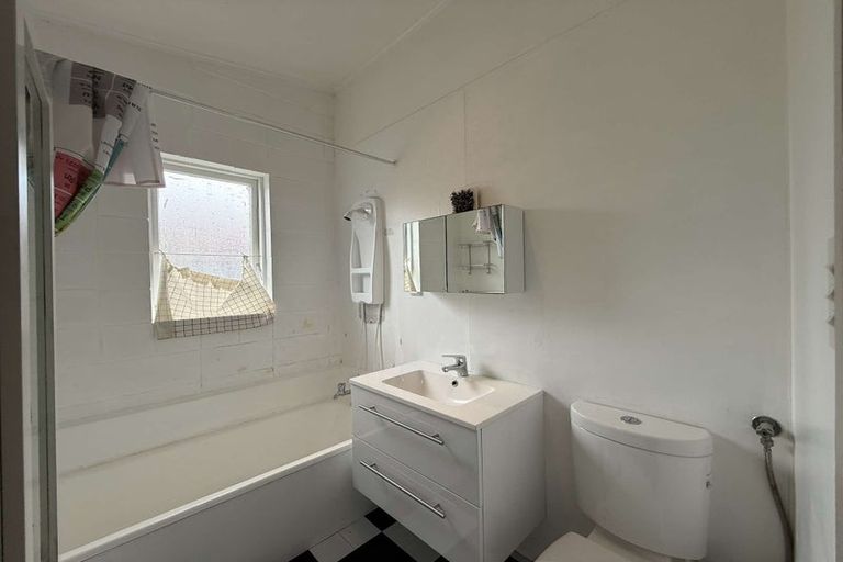 Photo of property in 571f2- Fergusson Drive, Trentham, Upper Hutt, 5018