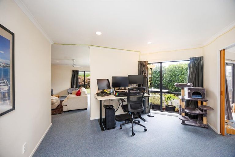 Photo of property in 11 Mcilwaine Place, Marton, 4710