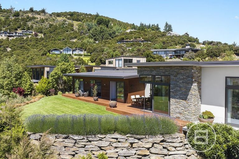 Photo of property in 12 Highfield Ridge, Wanaka, 9305