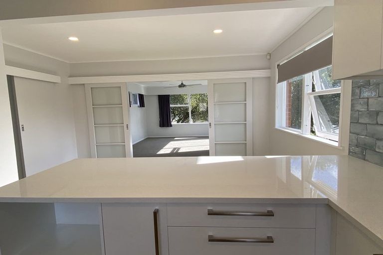 Photo of property in 1 Marcel Place, Glenfield, Auckland, 0629