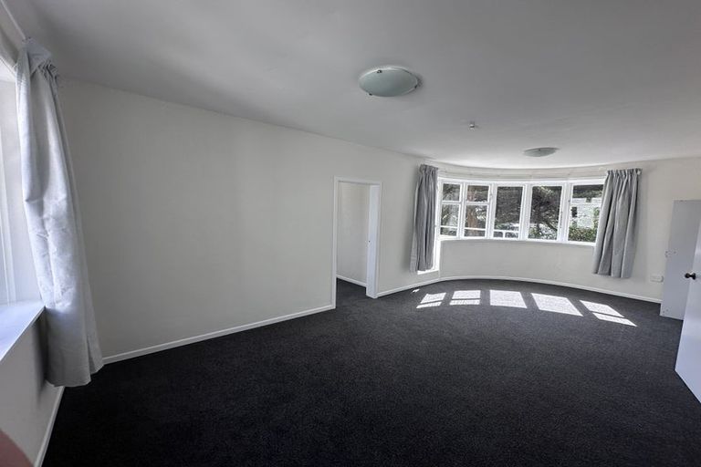 Photo of property in 20u2 Saint Michaels Crescent, Kelburn, Wellington, 6012