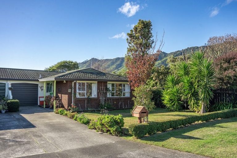 Photo of property in 29 Kapanui Road, Waikanae, 5036