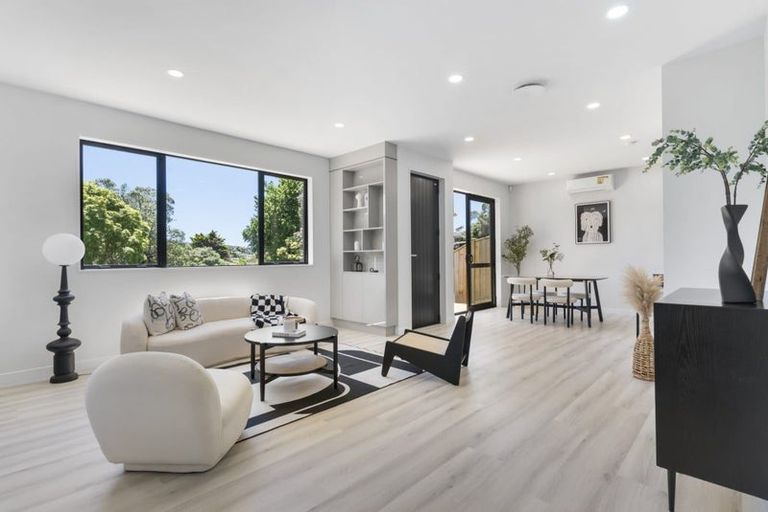 Photo of property in 90 Awaruku Road, Torbay, Auckland, 0630