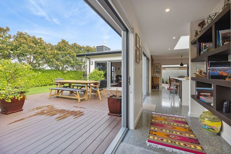 Photo of property in 4 Wentworth Lane, Waiwhakaiho, New Plymouth, 4312