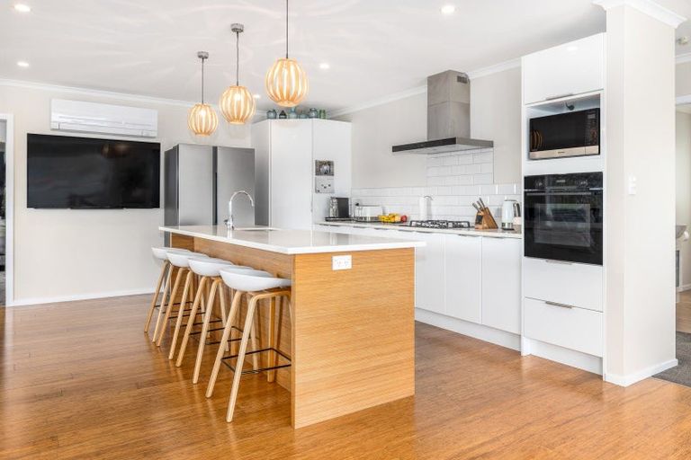 Photo of property in 21a Richard Street, Titahi Bay, Porirua, 5022