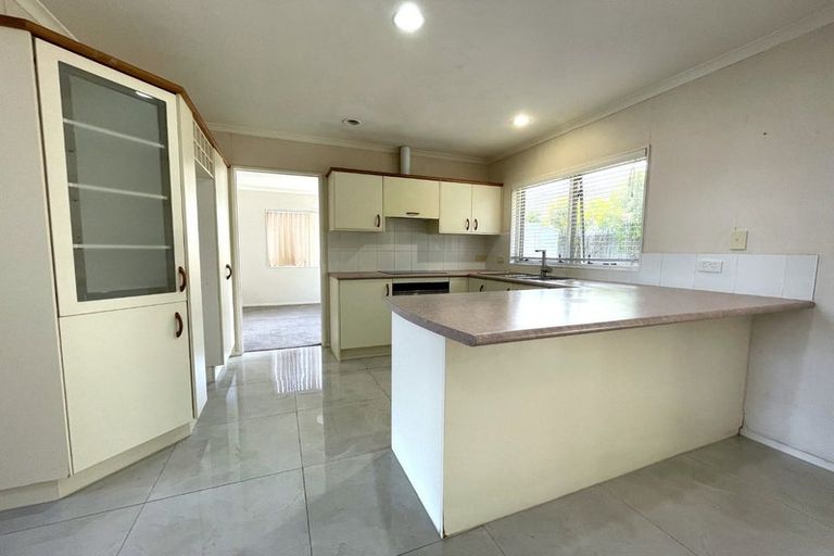 Photo of property in 7 Mullagh Place, East Tamaki Heights, Auckland, 2016