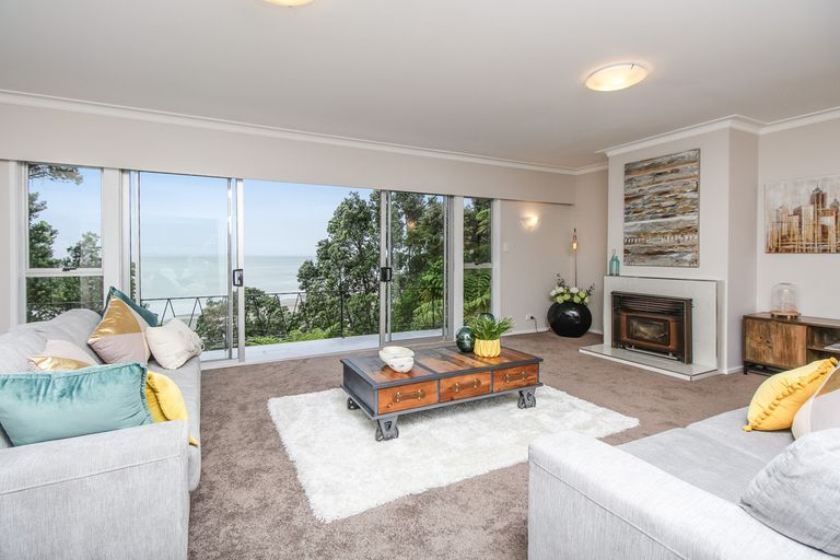 Photo of property in 124 Otitori Bay Road, Titirangi, Auckland, 0604