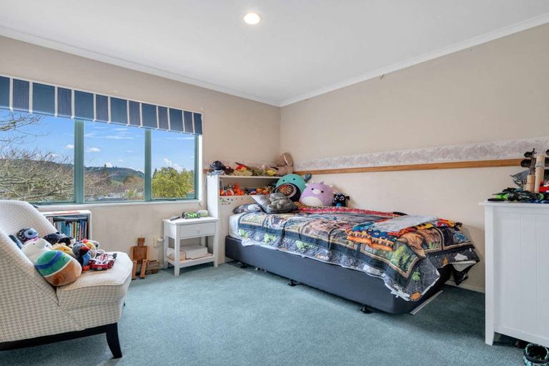 Photo of property in 30 Capricorn Place, Kawaha Point, Rotorua, 3010