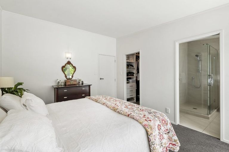 Photo of property in 53 Parr Terrace, Castor Bay, Auckland, 0620