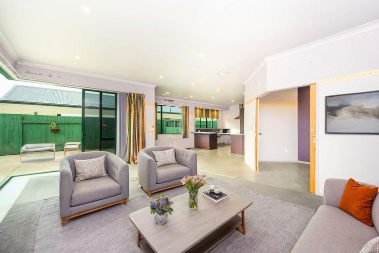 Photo of property in 8 Fernlea Avenue, Kelvin Grove, Palmerston North, 4414