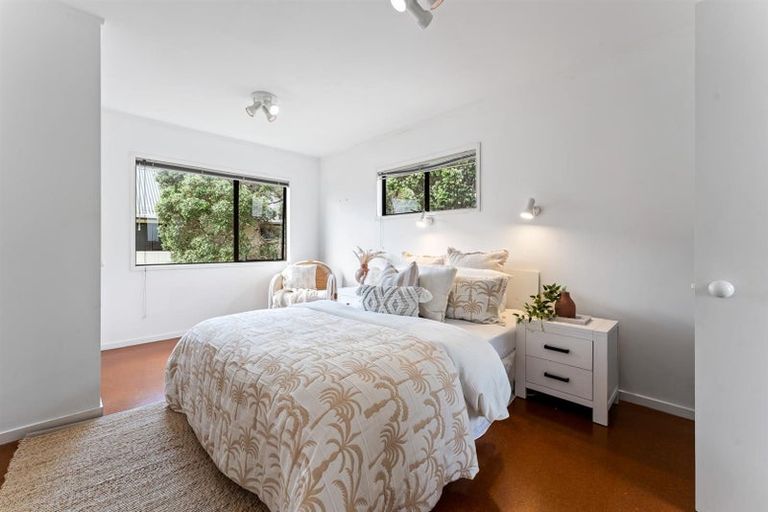 Photo of property in 17 Caroline Heights, Omaha, 0986