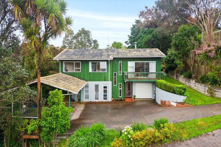 Photo of property in 37 Haseler Crescent, Howick, Auckland, 2014